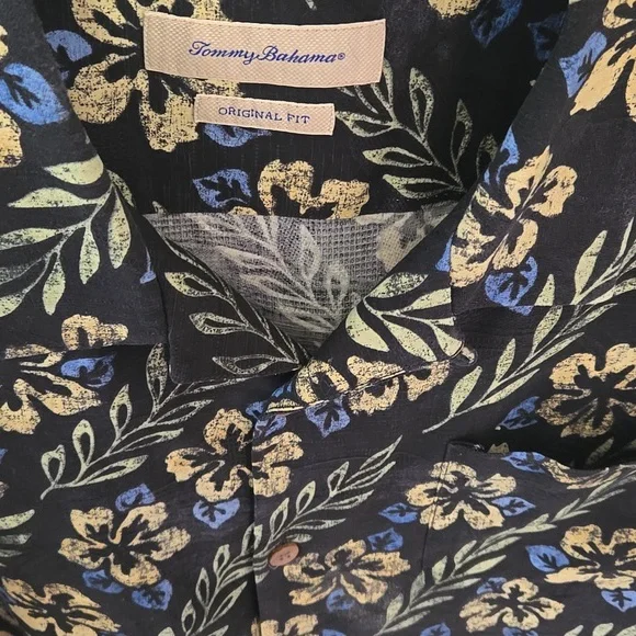 Tommy Bahama Tropical Short Sleeve Shirt - Picture 6 of 10